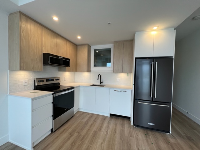 2503 - 2180 Kelly Avenue - 1